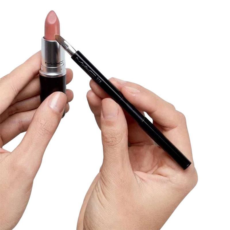 MAC 318 Retractable Lip Brush